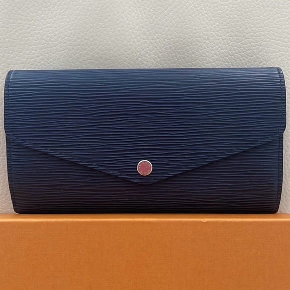 Louis Vuitton Sarah Epi Wallet - Picture 2 of 6